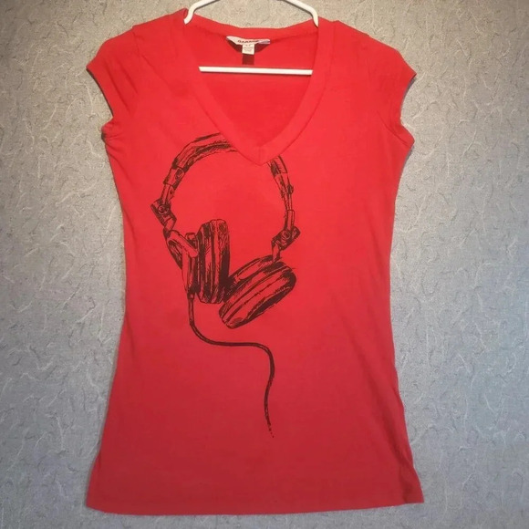Garage Tops - GARAGE Women's Red Sleeveless V-Neck T-Shirt Headphones Logo Size Small